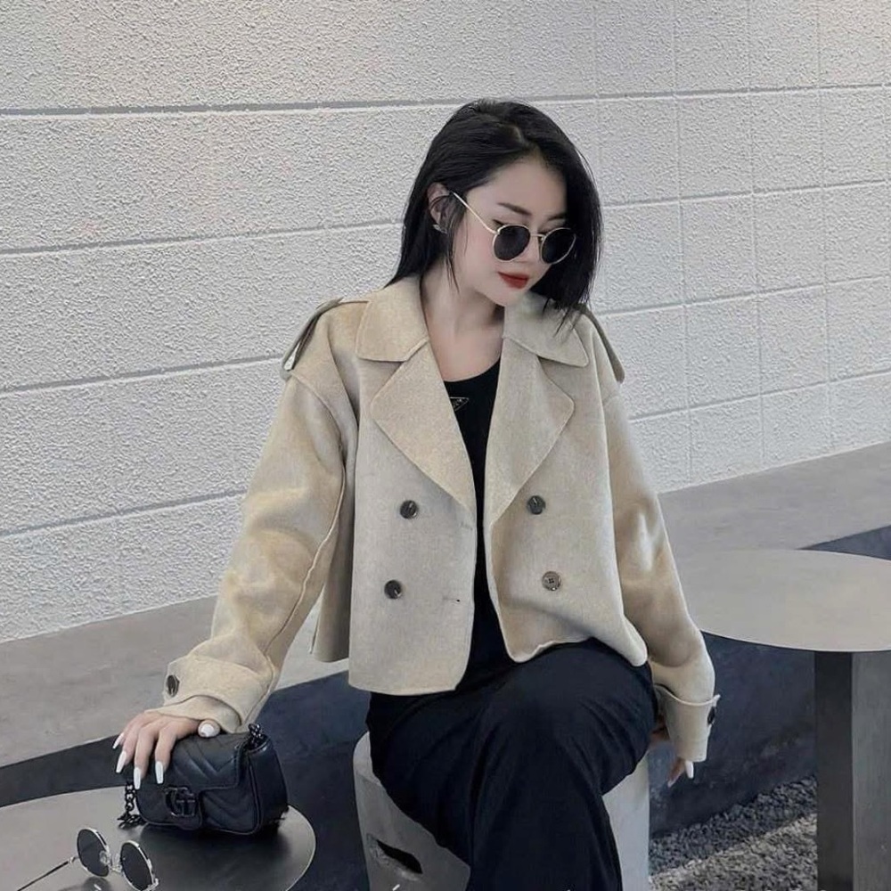 ❌SOLD❌ Short Trench Coat - Picture 4 of 6